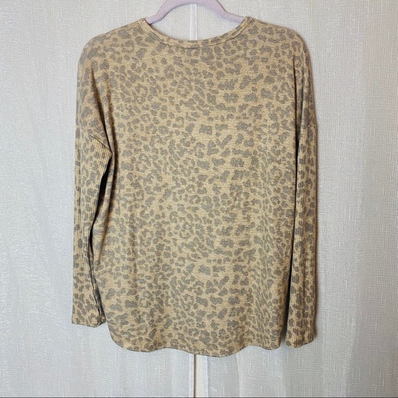 Buffalo David Bitton Leopard print long sleeve~M - Picture 3 of 7